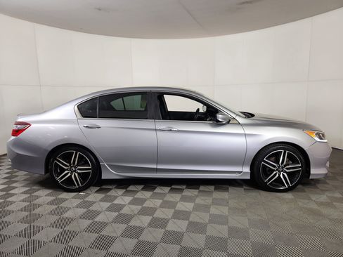 Used 2016 Honda Accord Sport image 8