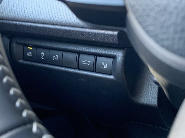 Used 2026 Toyota Camry SE FWD image 15