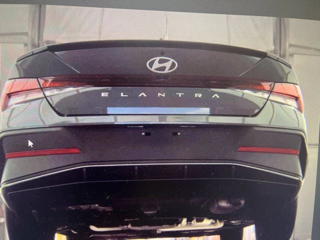 Used 2025 Hyundai Elantra Sport FWD image 9