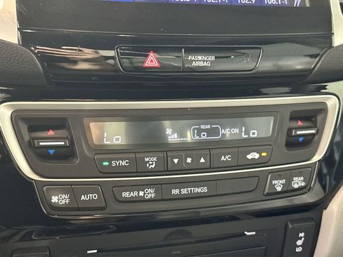 Used 2018 Honda Ridgeline RTL-E image 23