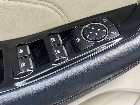 Used 2018 Ford Edge Titanium w/ Ford Safe & Smart Package FWD image 16