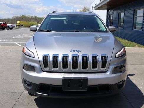 Used 2017 Jeep Cherokee Latitude w/ Cold Weather Group image 4