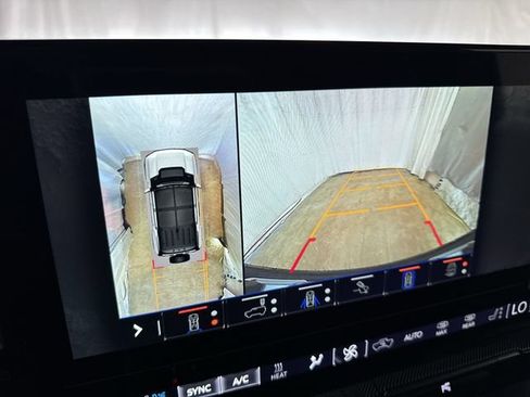Certified 2025 GMC Hummer EV 3X AWD/4WD image 21