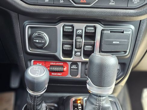 New 2026 Jeep Gladiator Willys AWD/4WD image 13