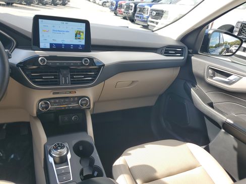 Used 2021 Ford Escape SEL image 18