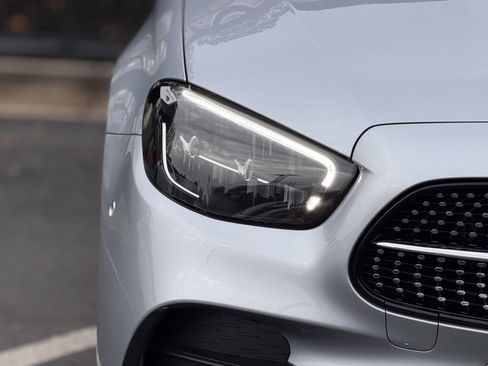 Used 2021 Mercedes-Benz E 350 4MATIC Sedan image 4