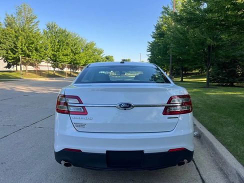 Used 2018 Ford Taurus SE image 5
