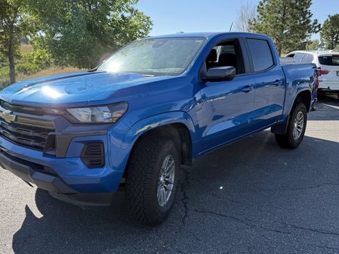 Used 2023 Chevrolet Colorado LT AWD/4WD image 2