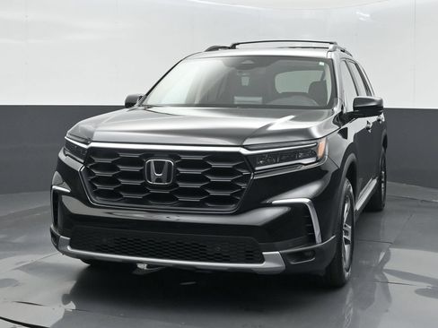 Certified 2025 Honda Pilot EX-L image 2