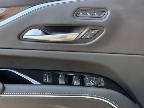 Used 2023 Cadillac Escalade Sport Platinum AWD/4WD image 21