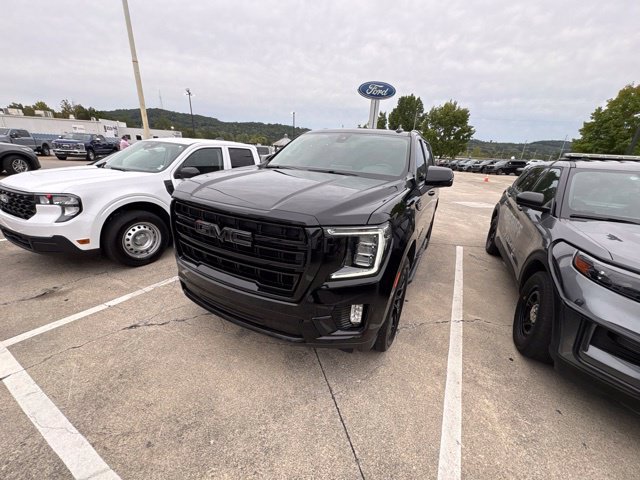 Used 2021 GMC Yukon SLT w/ SLT Premium Package AWD/4WD image 3