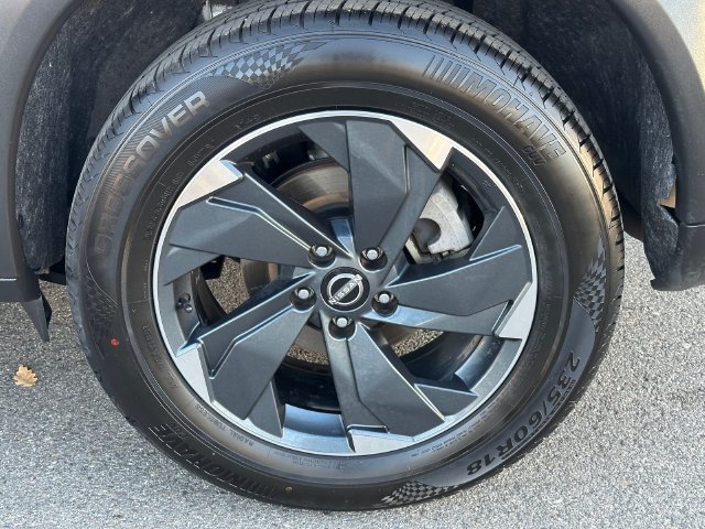 Used 2024 Nissan Rogue SV AWD/4WD image 30