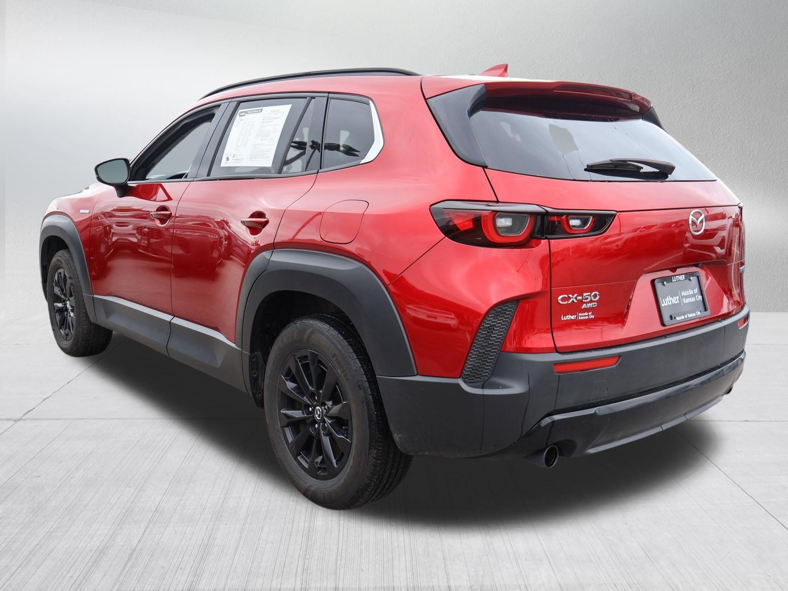 Used 2025 MAZDA CX-50 AWD 2.5 Hybrid w/ Premium Pkg image 5