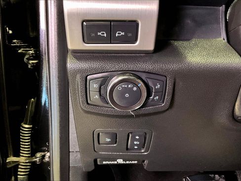 Used 2019 Ford F250 Platinum w/ Platinum Ultimate Package image 17