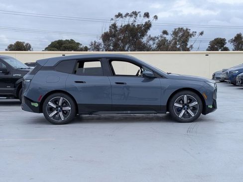 Used 2023 BMW iX xDrive50 w/ Premium Package image 4