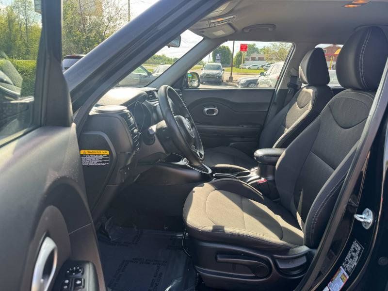 Used 2016 Kia Soul FWD image 10