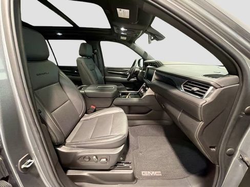 Certified 2022 GMC Yukon XL Denali AWD/4WD image 27