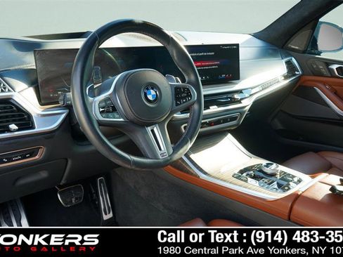 Used 2024 BMW X7 M60i w/ Executive Package image 38
