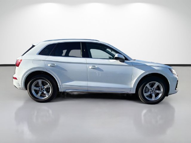 Used 2024 Audi Q5 2.0T Premium AWD/4WD image 2