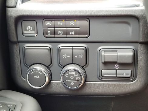 New 2025 Chevrolet Tahoe Premier w/ Sun And Tow Package image 26