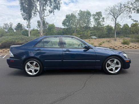 Used 2005 Lexus IS 300 RWD image 6