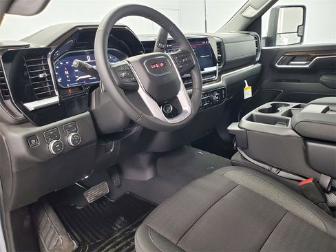 New 2026 GMC Sierra 2500 SLE w/ SLE Value Package; image 10
