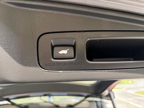 Used 2018 Honda CR-V Touring image 26