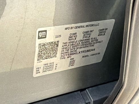 Certified 2026 Cadillac Escalade Luxury w/ LPO, Floor Liner Package AWD/4WD image 17