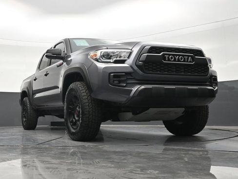 Used 2017 Toyota Tacoma TRD Sport w/ Tow Package RWD image 27