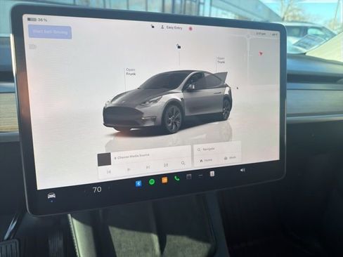 Used 2024 Tesla Model Y Long Range image 10