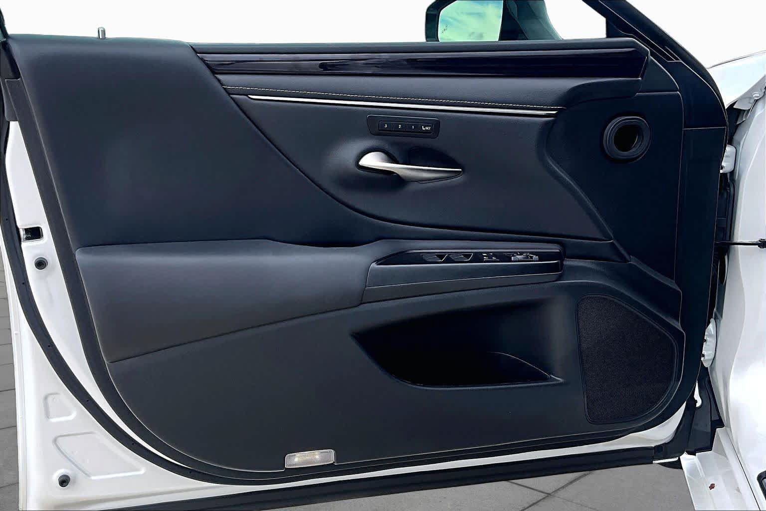 Used 2020 Lexus ES 350 w/ Premium Package FWD image 22