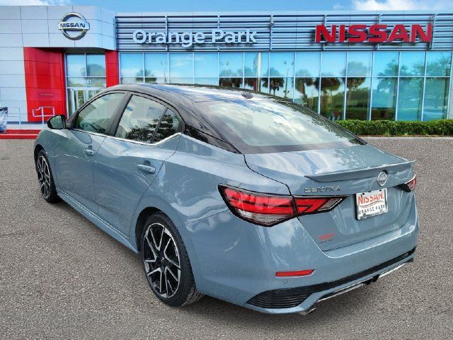 Used 2025 Nissan Sentra SR FWD image 3