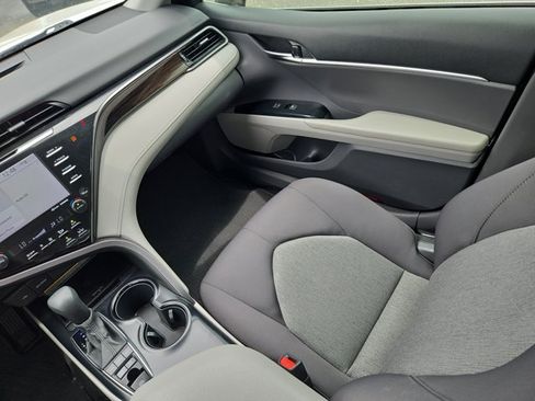 Used 2020 Toyota Camry LE w/ Sunroof Package FWD image 24