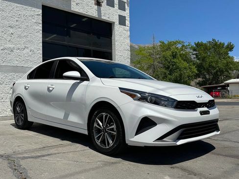 Used 2023 Kia Forte LXS FWD image 5