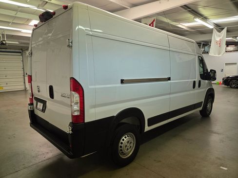Used 2025 RAM ProMaster 2500 w/ Convenience Group FWD image 8