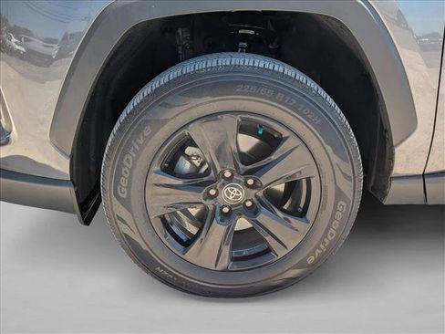 Used 2022 Toyota RAV4 XLE w/ Convenience Package AWD/4WD image 23