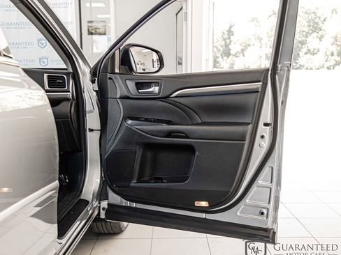 Used 2018 Toyota Highlander SE w/ Protection Package #3 AWD/4WD image 43