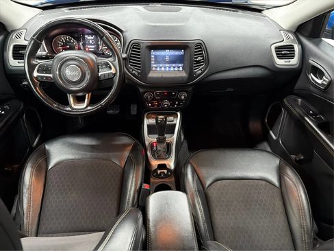 Used 2019 Jeep Compass Latitude w/ Cold Weather Group FWD image 18