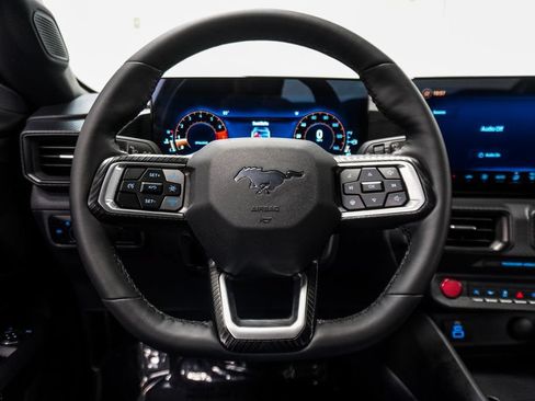 Used 2025 Ford Mustang Coupe RWD image 22