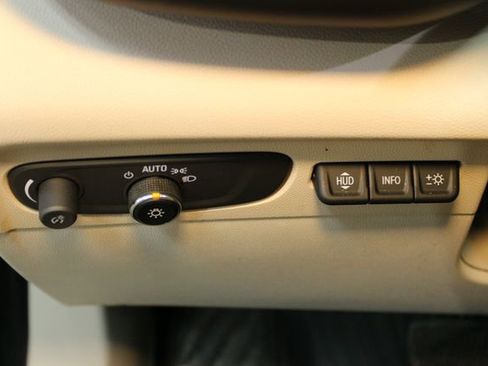 Used 2022 Buick Envision Avenir w/ Technology Package II FWD image 22