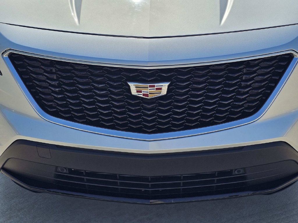 Used 2019 Cadillac XT4 Sport w/ Driver Awareness Package FWD image 3