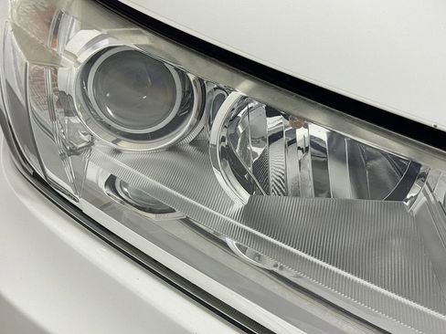Used 2018 Toyota Highlander Plus FWD image 38