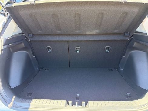 Used 2025 Hyundai Venue Limited FWD image 13