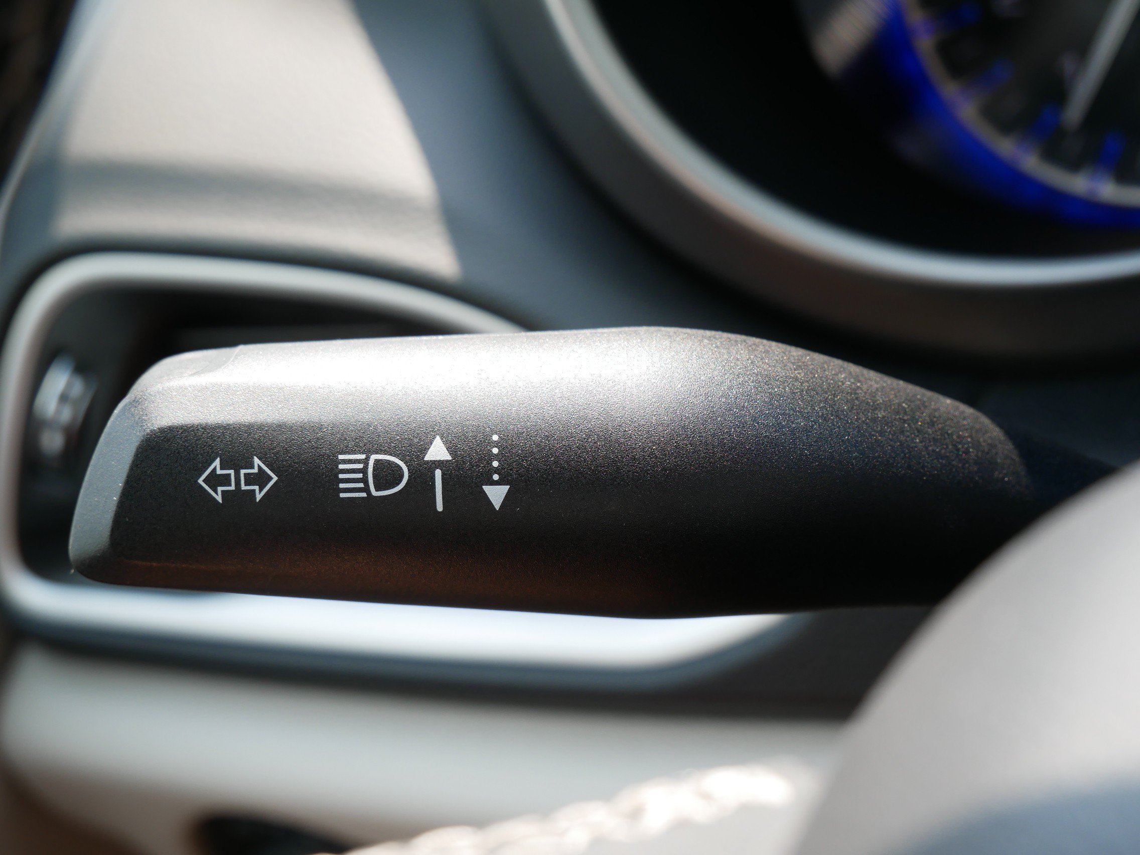 Used 2023 Chrysler Pacifica Touring-L FWD image 23