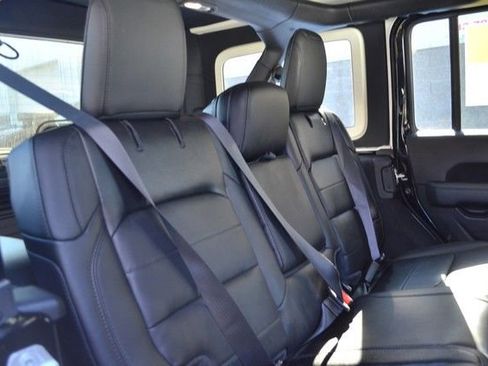 Used 2021 Jeep Wrangler Unlimited Sahara image 37