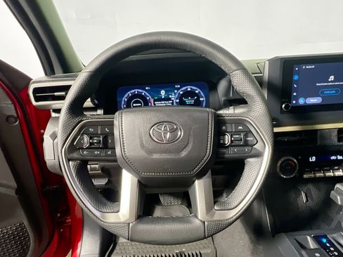 Used 2025 Toyota Tacoma TRD Off-Road AWD/4WD image 17