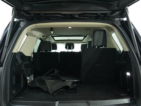 Used 2021 Ford Expedition Platinum image 19