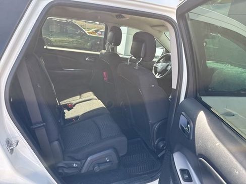 Used 2014 Dodge Journey SXT w/ Flexible Seating Group image 10