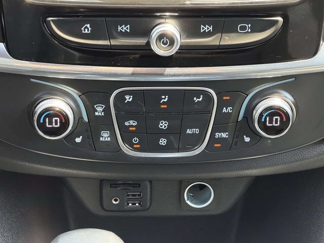 Used 2023 Chevrolet Traverse LT w/ LT Premium Package AWD/4WD image 24