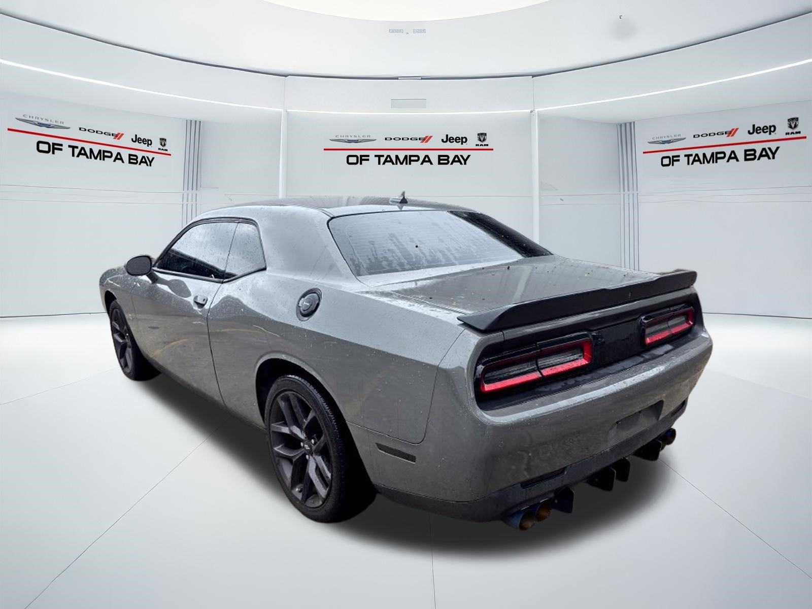 Used 2019 Dodge Challenger SXT w/ Blacktop Package RWD image 4